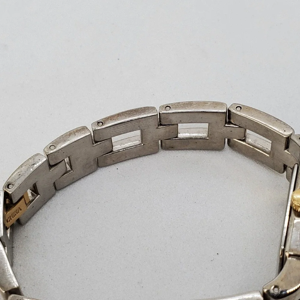 Liz Claiborne‎ Women's Watch 18MM Gray Dial Gray Gold Bracelet 5.75